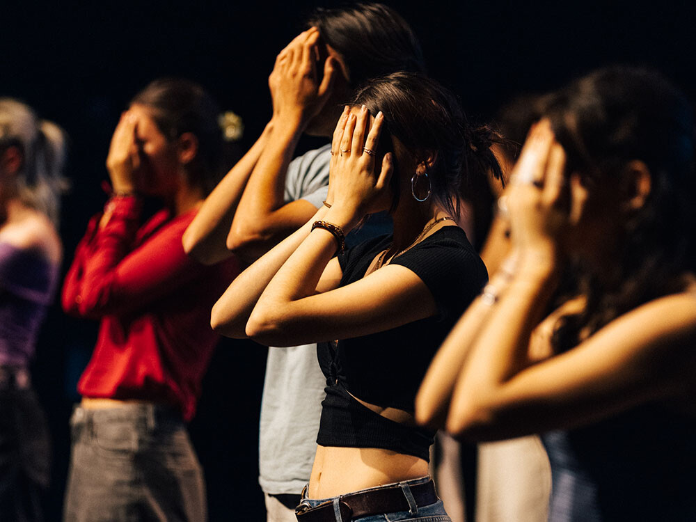 Performance collective “Eloge de la honte”