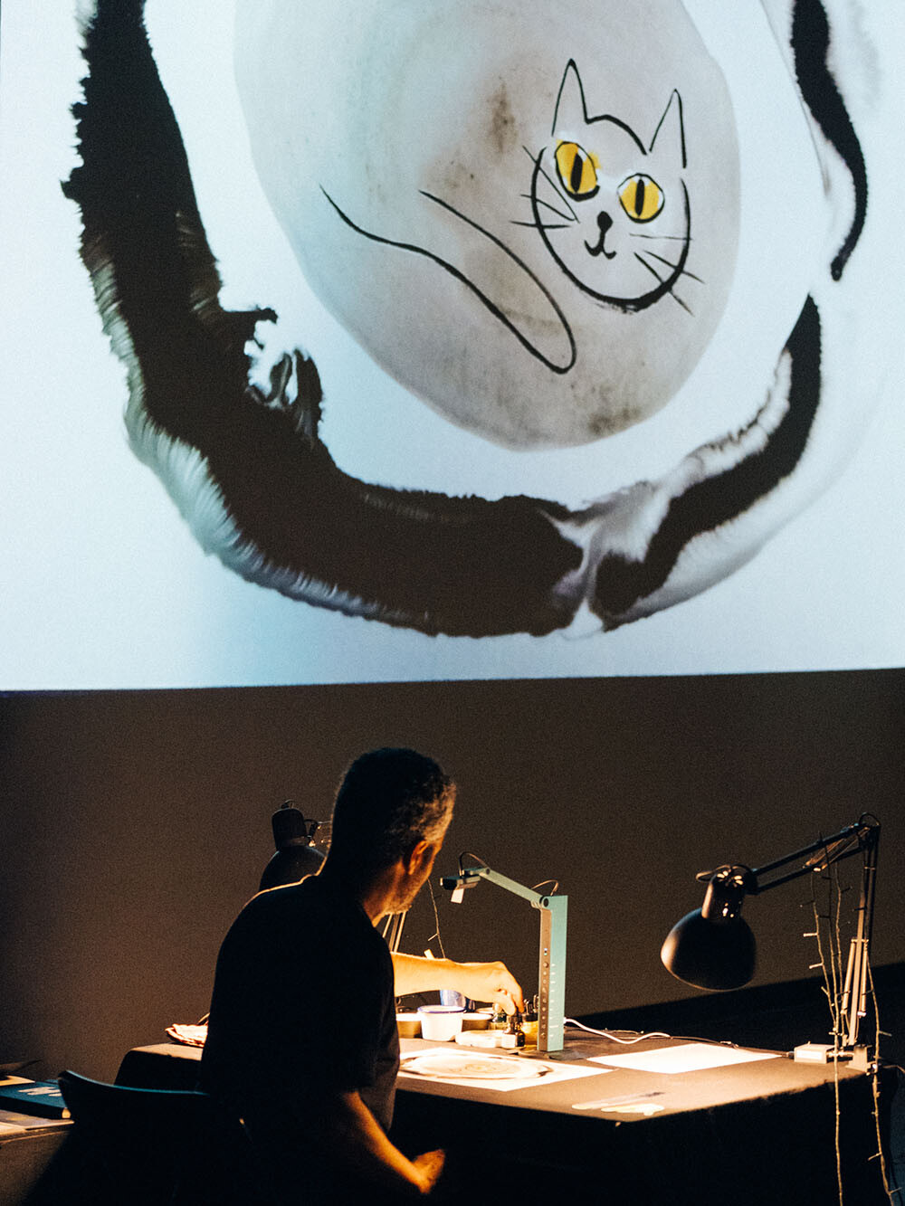 Lecture musicale et dessinée “Jean-Chat voit dans le noir” avec Nathaniel H’Limi, Sabine Zovighian et Michael Liotau